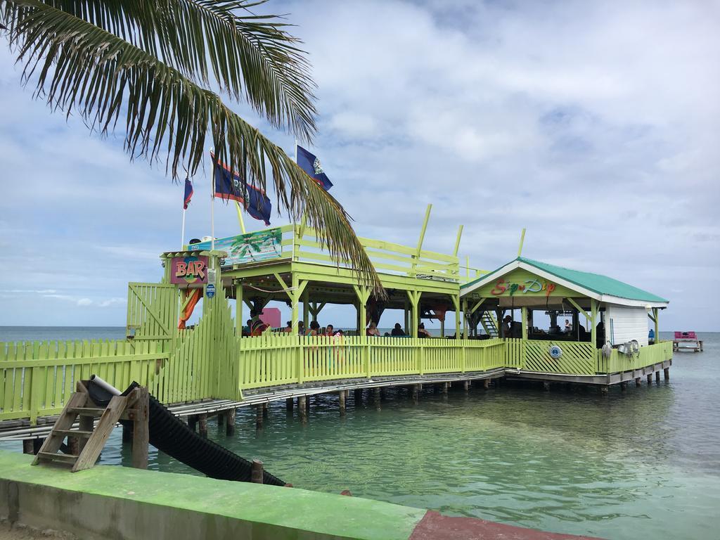 Mara'S Place Hotel Caye Caulker Exterior photo