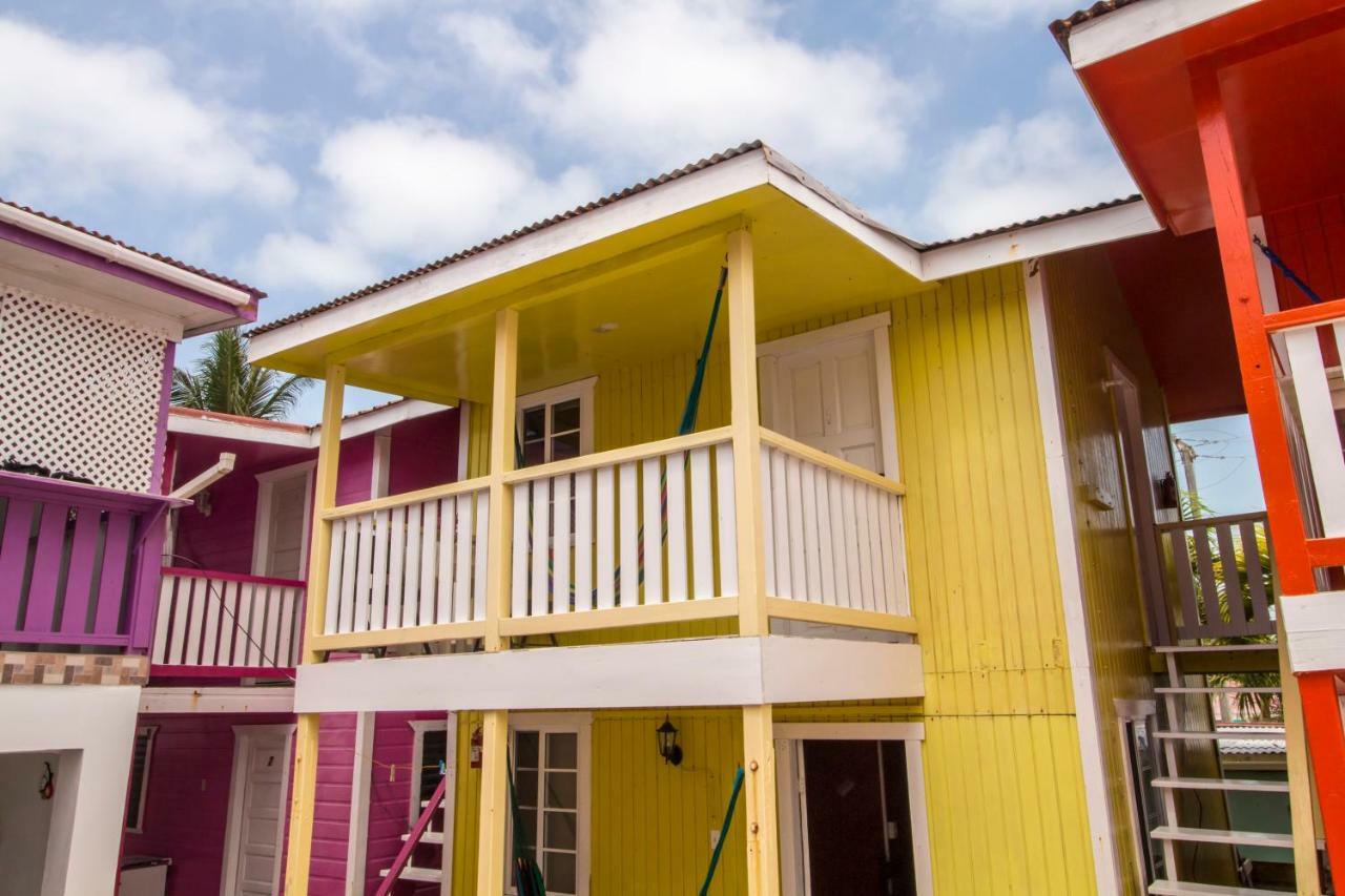 Mara'S Place Hotel Caye Caulker Exterior photo